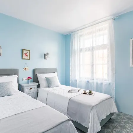 Blue Dreams In The Old Town With A Sea View Apartment Split