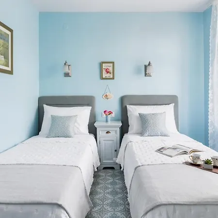 Blue Dreams In The Old Town With A Sea View Apartment Split