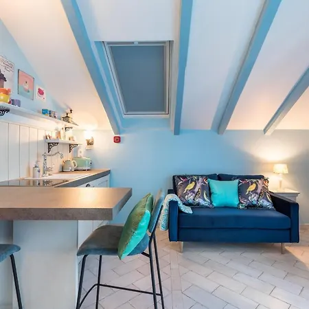 Blue Dreams In The Old Town With A Sea View 스플리트