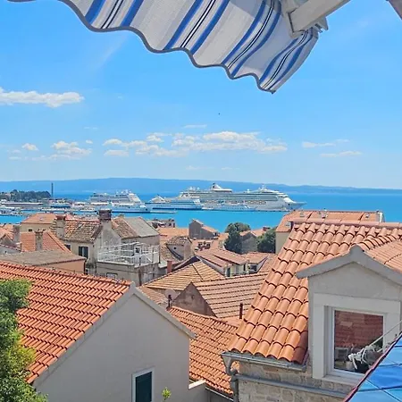 Old Town Sea View Split